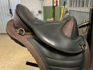 Sadlar hästutrustning till salu: Barefoot bomlös sadel i Åhus - Annons 2