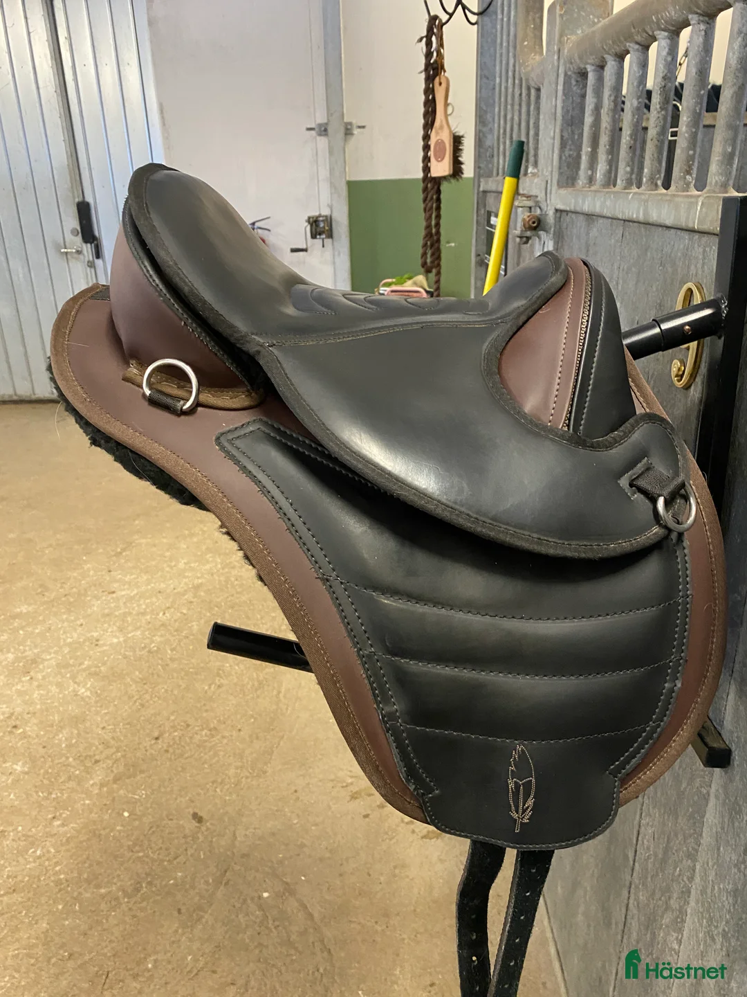 Sadlar hästutrustning till salu: Barefoot bomlös sadel i Åhus - Annons 1