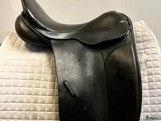 Sadlar hästutrustning Dressyrsadel County 17" i Uppsala - Annons 6