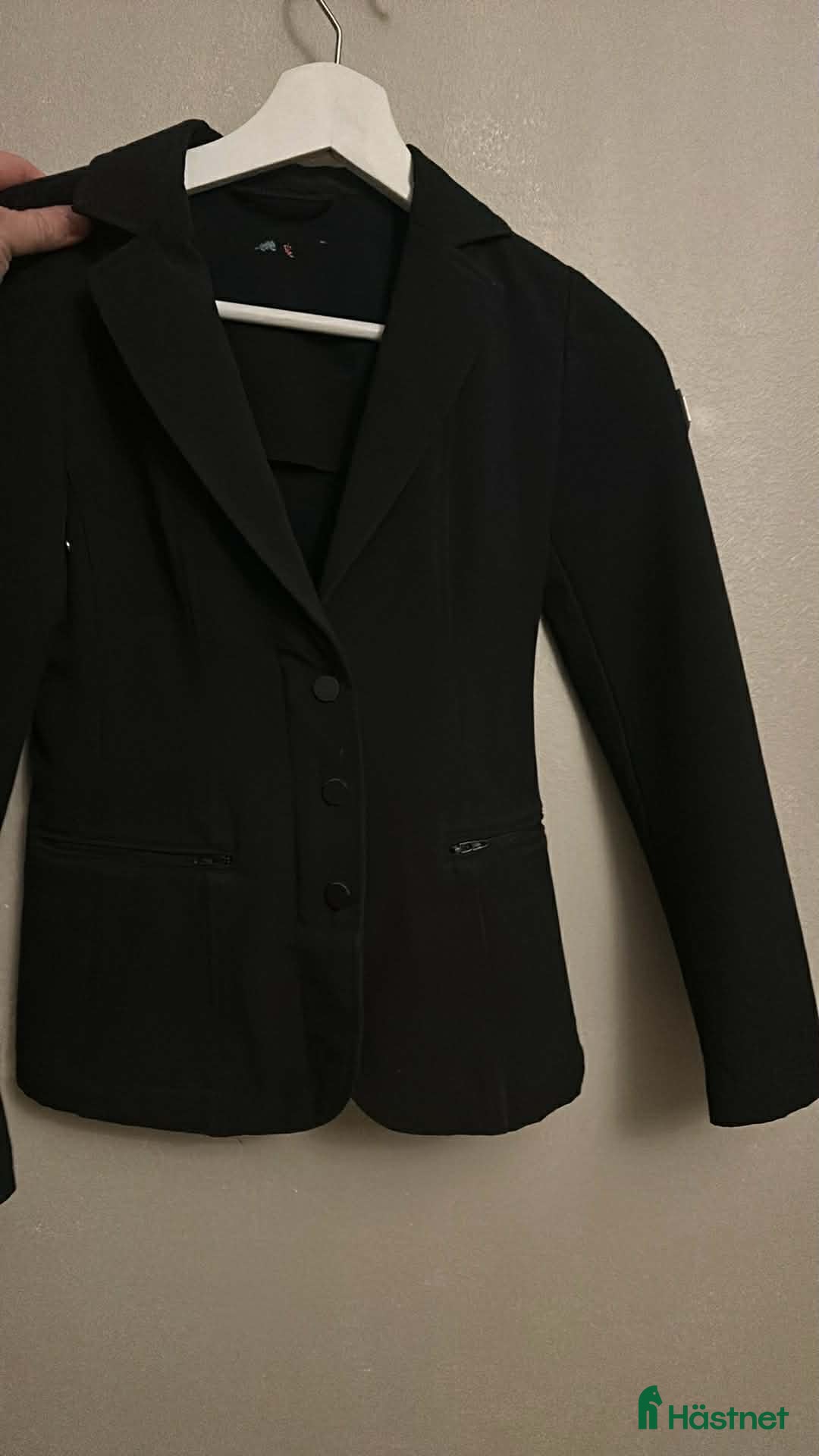 Jackor & Kavajer ryttarutrustning till salu: Equiline kavaj 10-11 år  i Töreboda - Annons 1