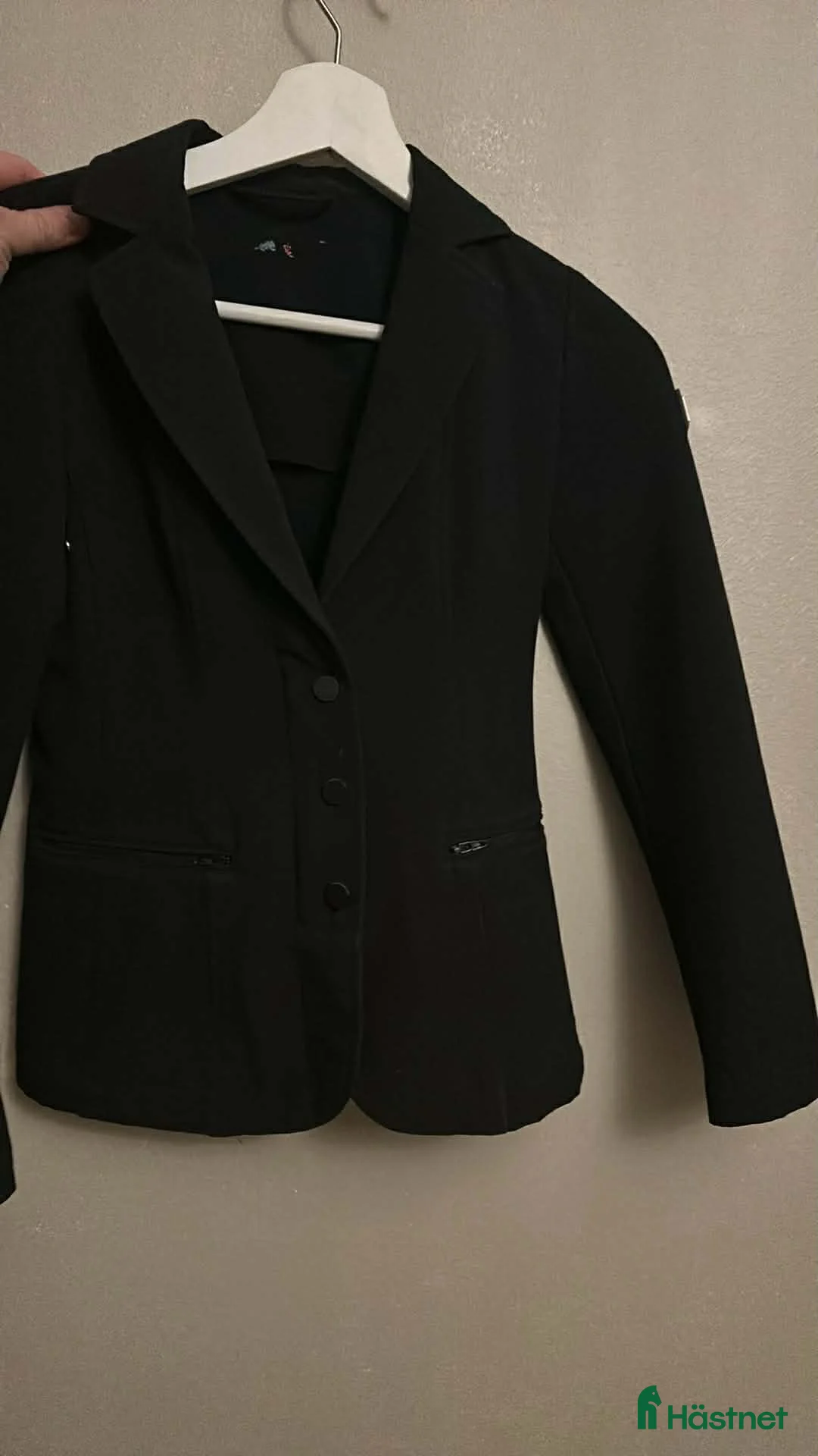 Jackor & Kavajer ryttarutrustning till salu: Equiline kavaj 10-11 år  i Töreboda - Annons 1