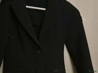 Jackor & Kavajer ryttarutrustning till salu: Equiline kavaj 10-11 år i Töreboda - Annons 12