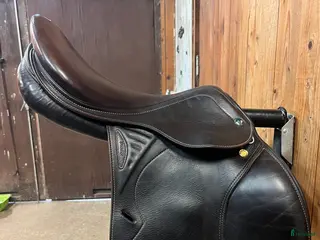 Sadlar hästutrustning Prestige Versailles new D i Helsingborg - Annons 1