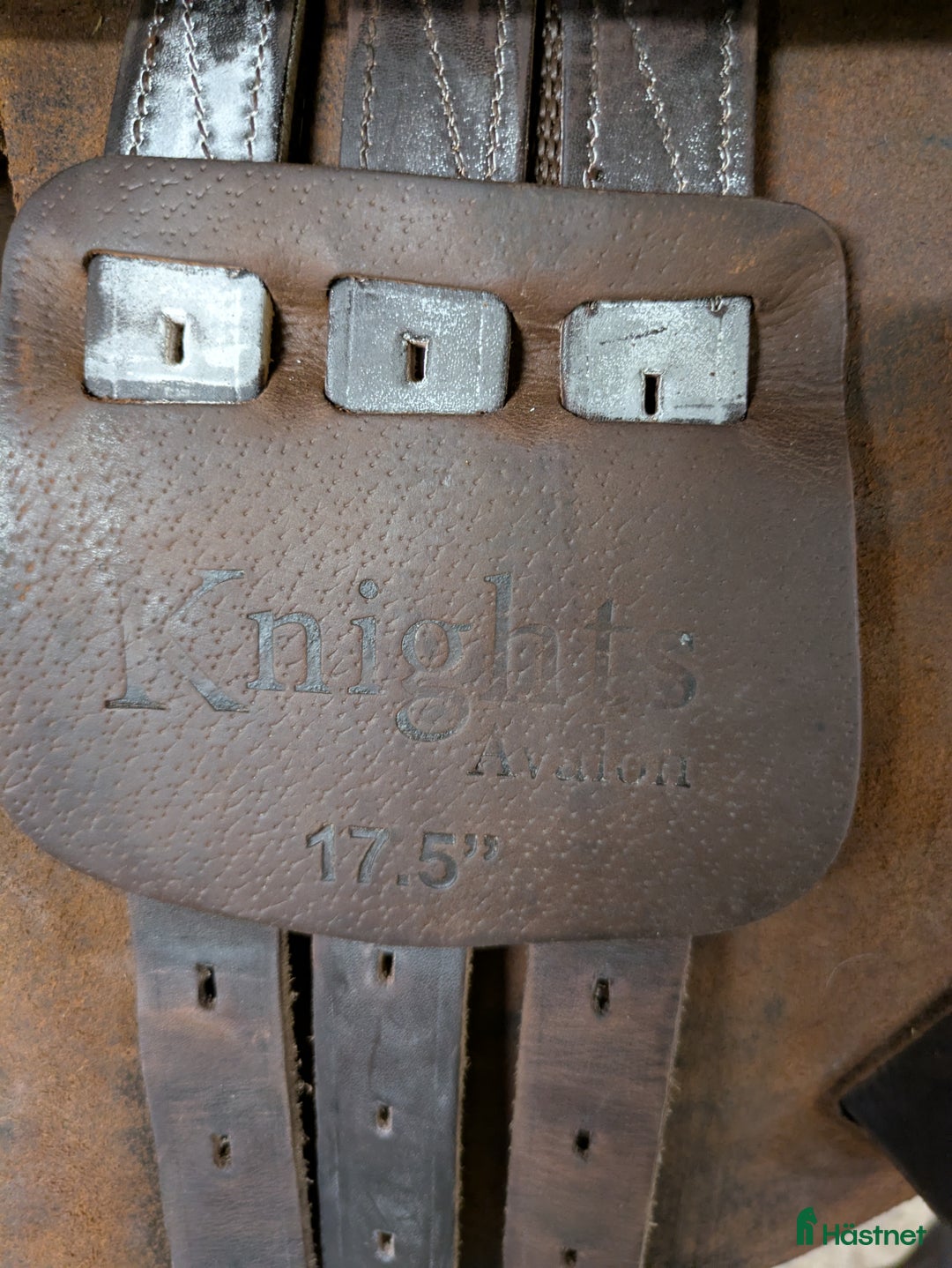 Sadlar hästutrustning till salu: Trevlig hoppsadel till billig peng i Loftahammar - Annons 4