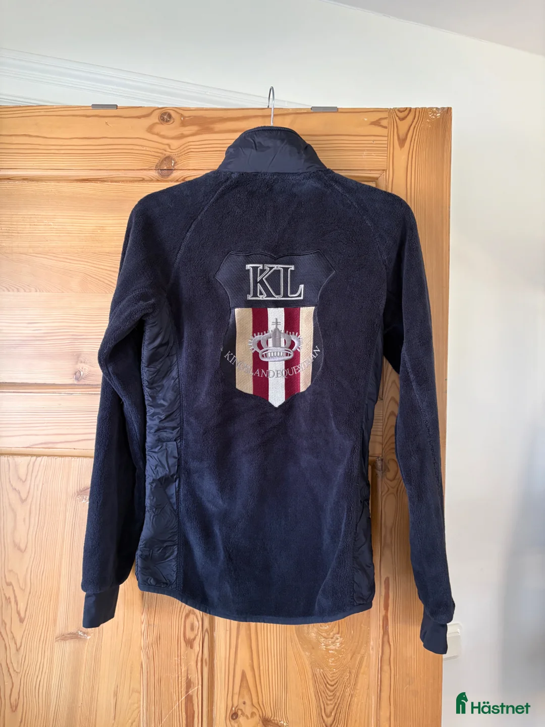 Övrigt Ridkläder ryttarutrustning till salu: Kingsland ”lurvig” tröja! - Annons 1