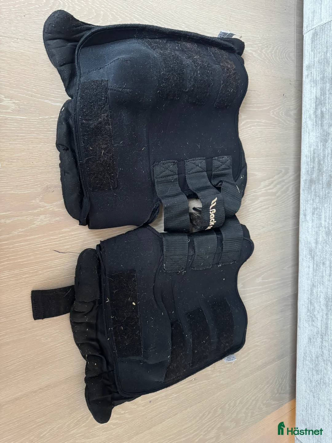 Benskydd hästutrustning till salu: Back on track stallbandage i Älvsjö - Annons 4