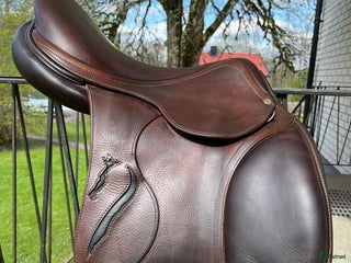 Sadlar hästutrustning till salu: Mycket välvårdad Antares hoppsadel i Dalsjöfors - Annons 16