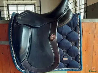 Sadlar hästutrustning till salu: Fin dressyrsadel i Grimeton - Annons 2