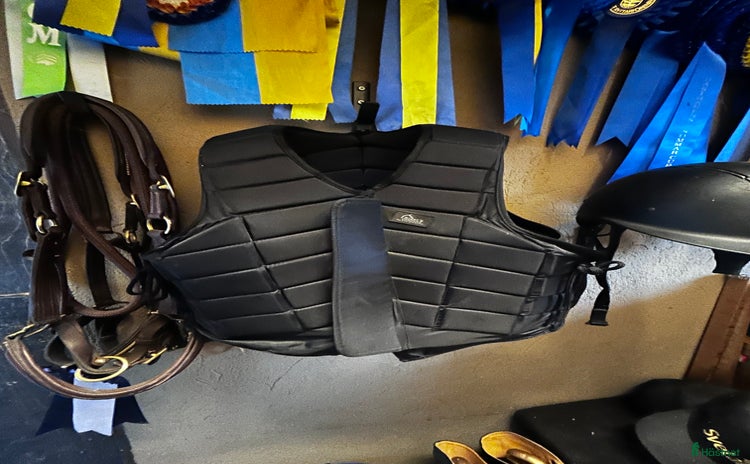 Säkerhetsvästar ryttarutrustning till salu i Flyinge - Annons 18