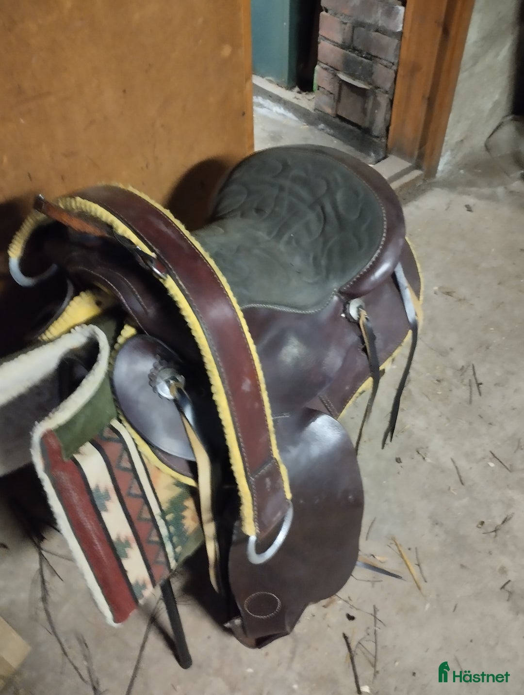 Sadlar hästutrustning till salu: Komplett Mexikansk Boskapssadel i Oxelösund - Annons 3