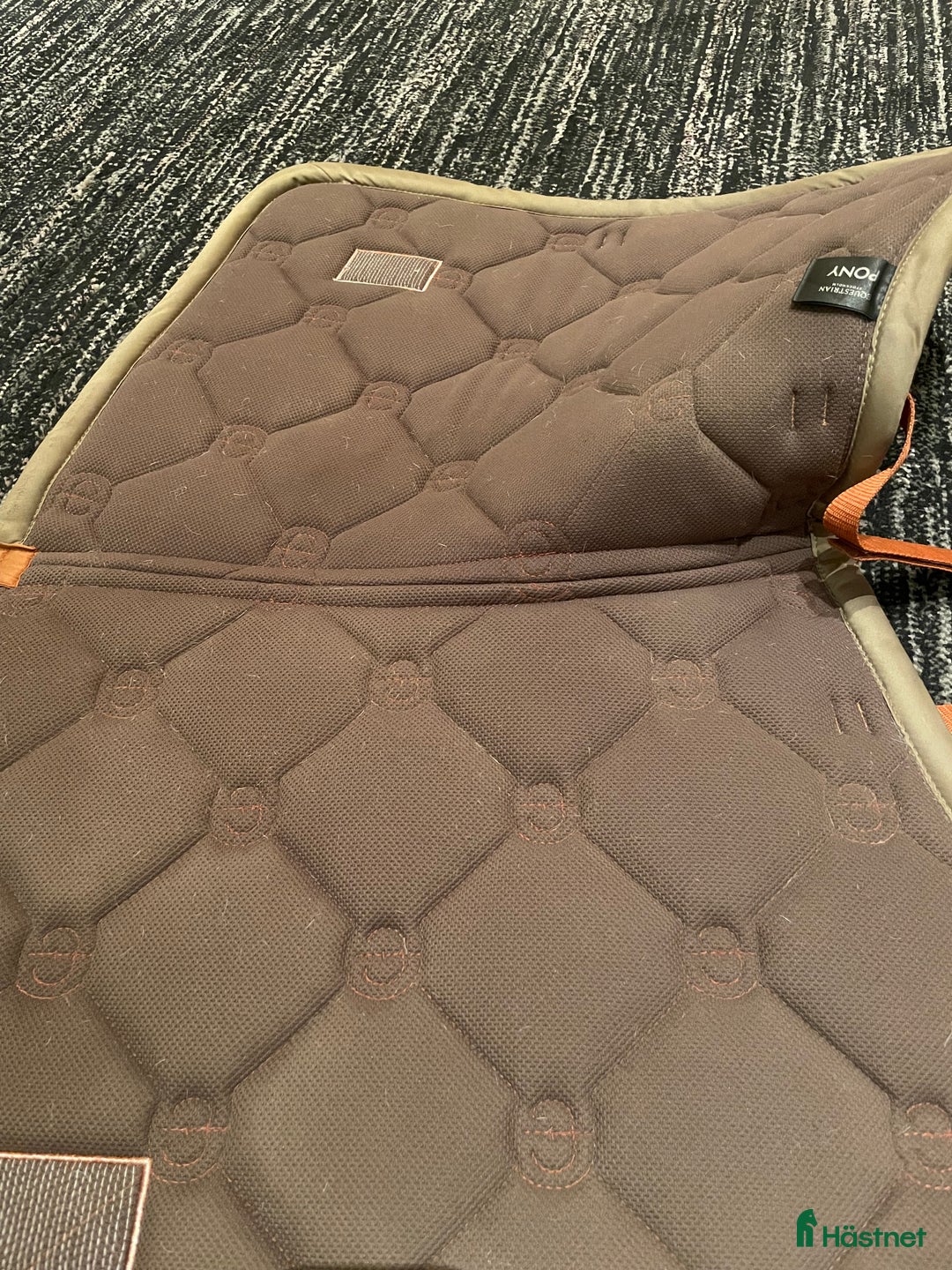 Schabrak & Vojlockar hästutrustning till salu: Orange Equestrian Stockholm Schabrak i Saltsjöbaden - Annons 3