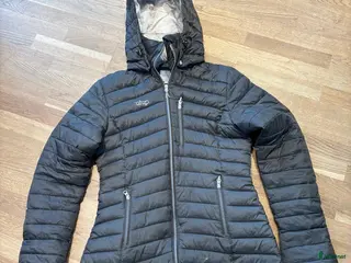 Jackor & Kavajer ryttarutrustning till salu: Uhip kappa i Vallentuna - Annons 2