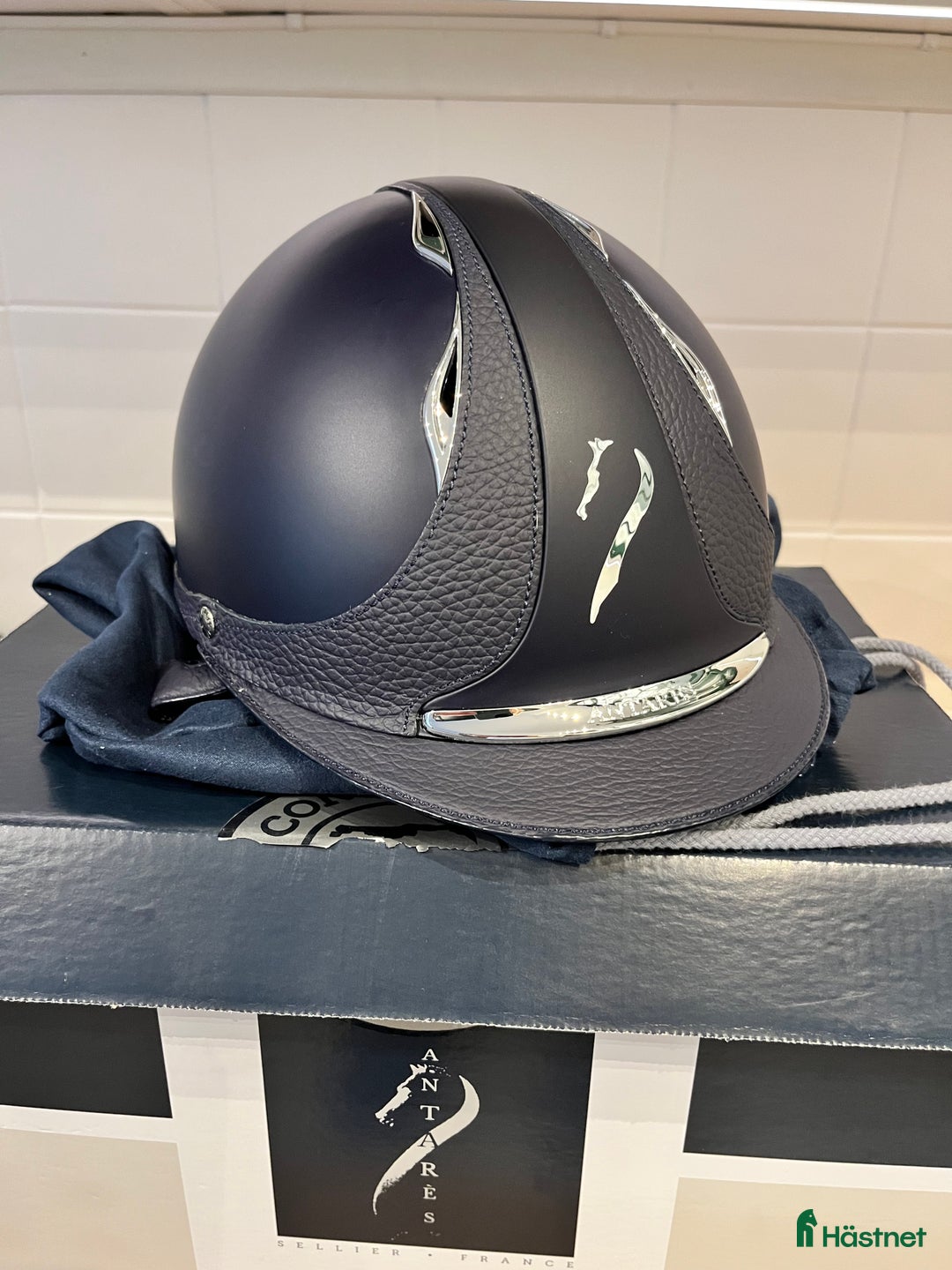 Hjälmar ryttarutrustning till salu: Ny Antarés hjälm! i Fornåsa - Annons 1