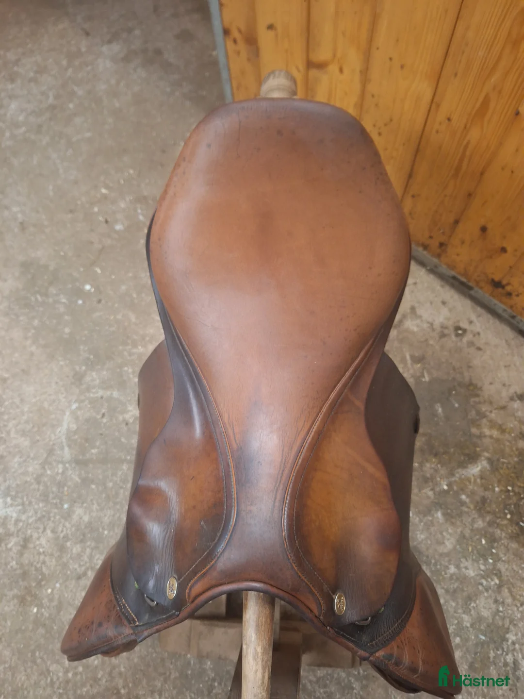 Sadlar hästutrustning till salu: Hoppsadel från Prestige 17 tum i Tidaholm - Annons 6