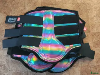 Benskydd hästutrustning till salu: Coola benskydd🌈🦄 - Annons 1