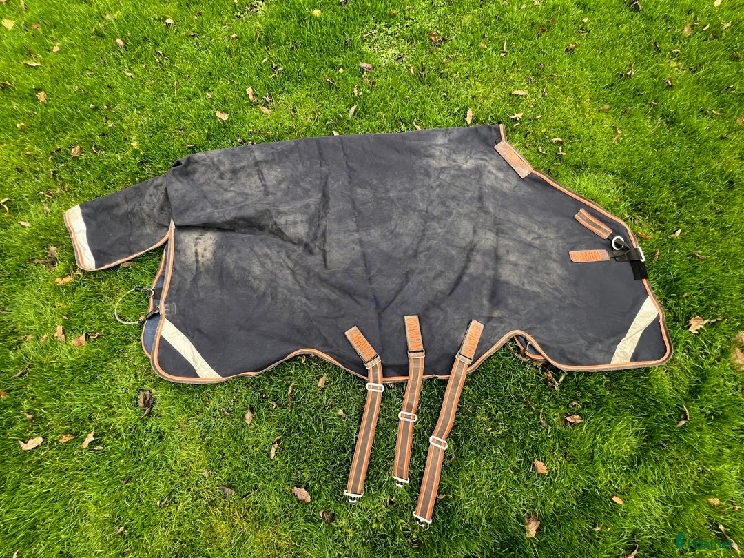 Täcken hästutrustning till salu: Rambo Supreme regntäcke inkl hals i Vargön - Annons 2