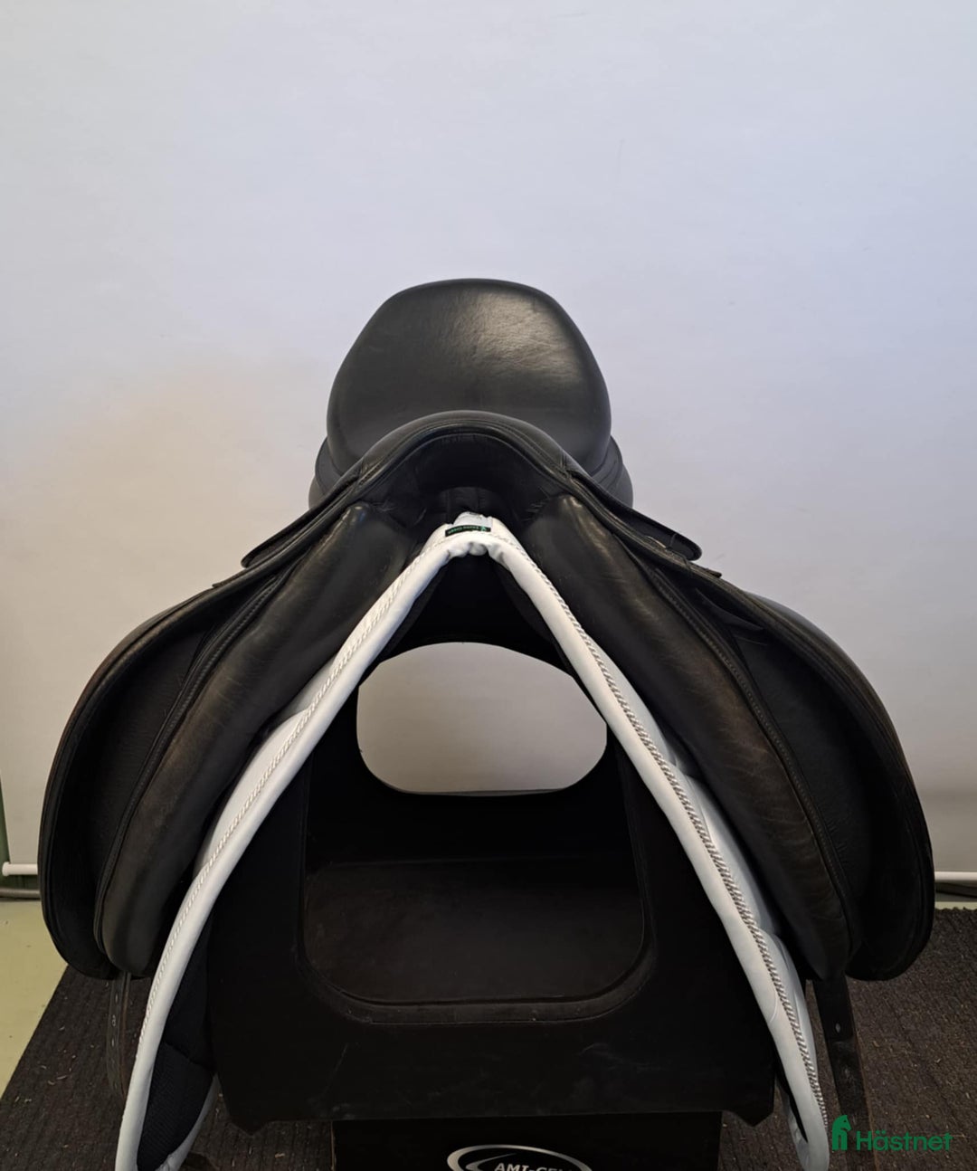 Sadlar hästutrustning till salu: Ikonic dressyrsadel i Färnäs - Annons 2