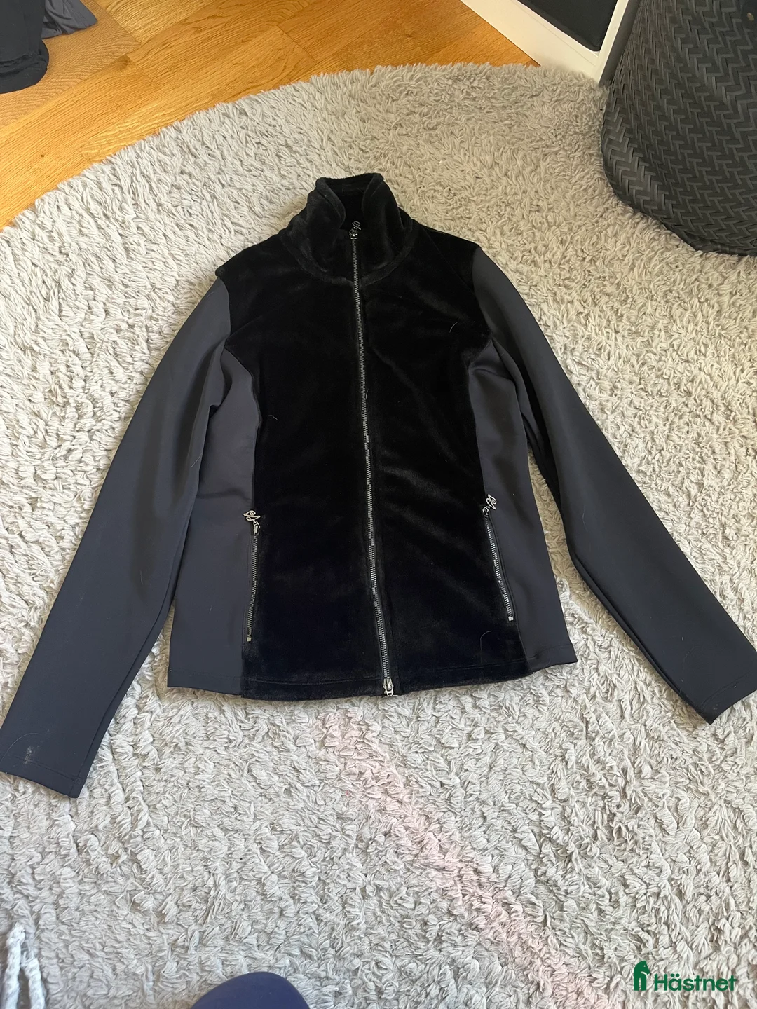 Jackor & Kavajer ryttarutrustning till salu: Fin tröja från ZacZess  i Örebro - Annons 1