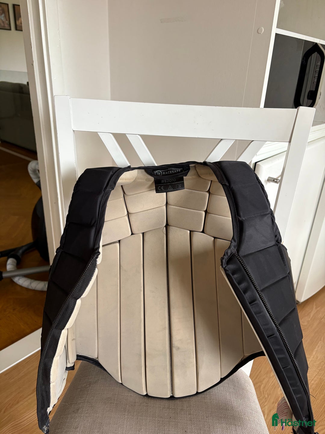 Säkerhetsvästar ryttarutrustning till salu: Fin racesafe väst  i Skärhamn - Annons 3