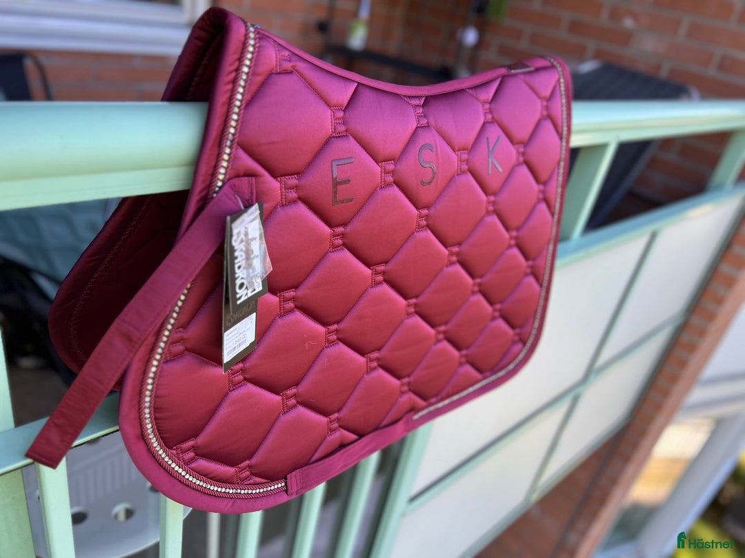 Schabrak & Vojlockar hästutrustning till salu: Eskadronschabrak Glossy Crystal, FULL i Huskvarna - Annons 2