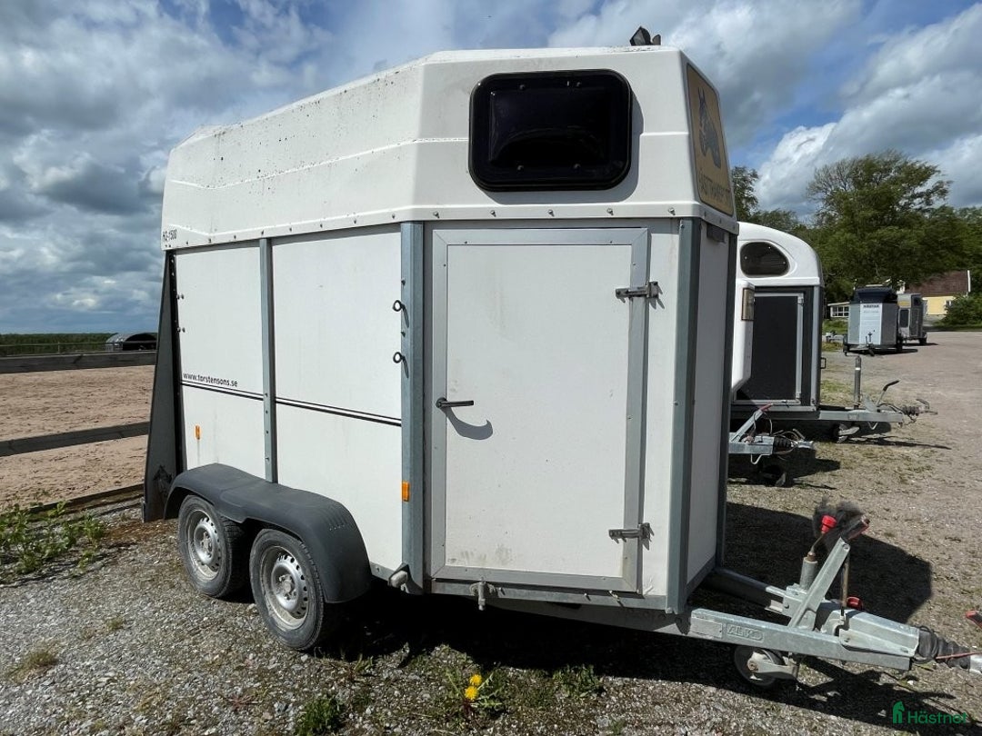 Hästtransporter  fordon & transport till salu: Nyinkommen Värmlandsvagnen 2019 i Västerås - Annons 2