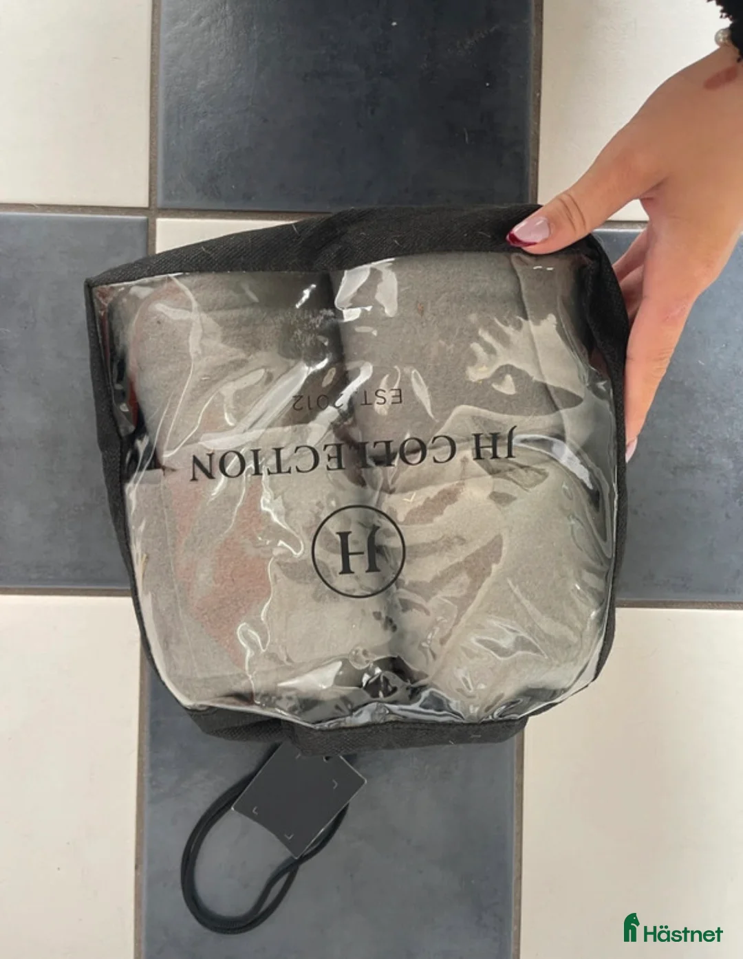 Schabrak & Vojlockar hästutrustning till salu: Schabrak, huva, lindor, tävlingstopp!  i Kalmar - Annons 8