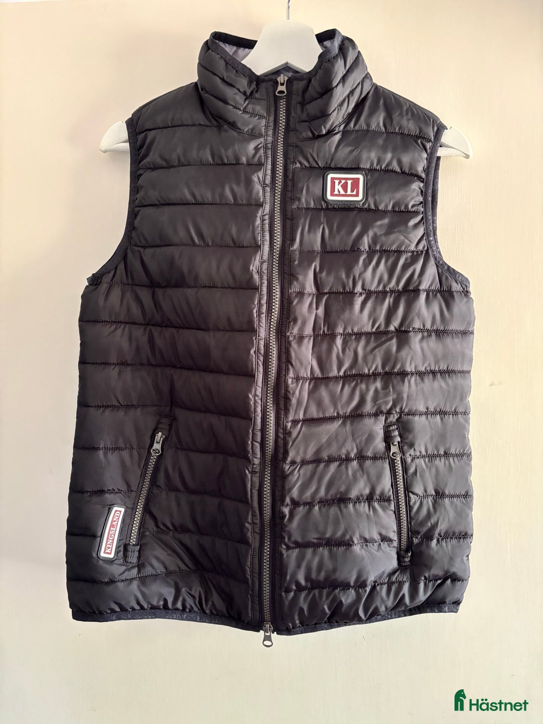 Jackor & Kavajer ryttarutrustning till salu: Kingslandväst i Loftahammar - Annons 1