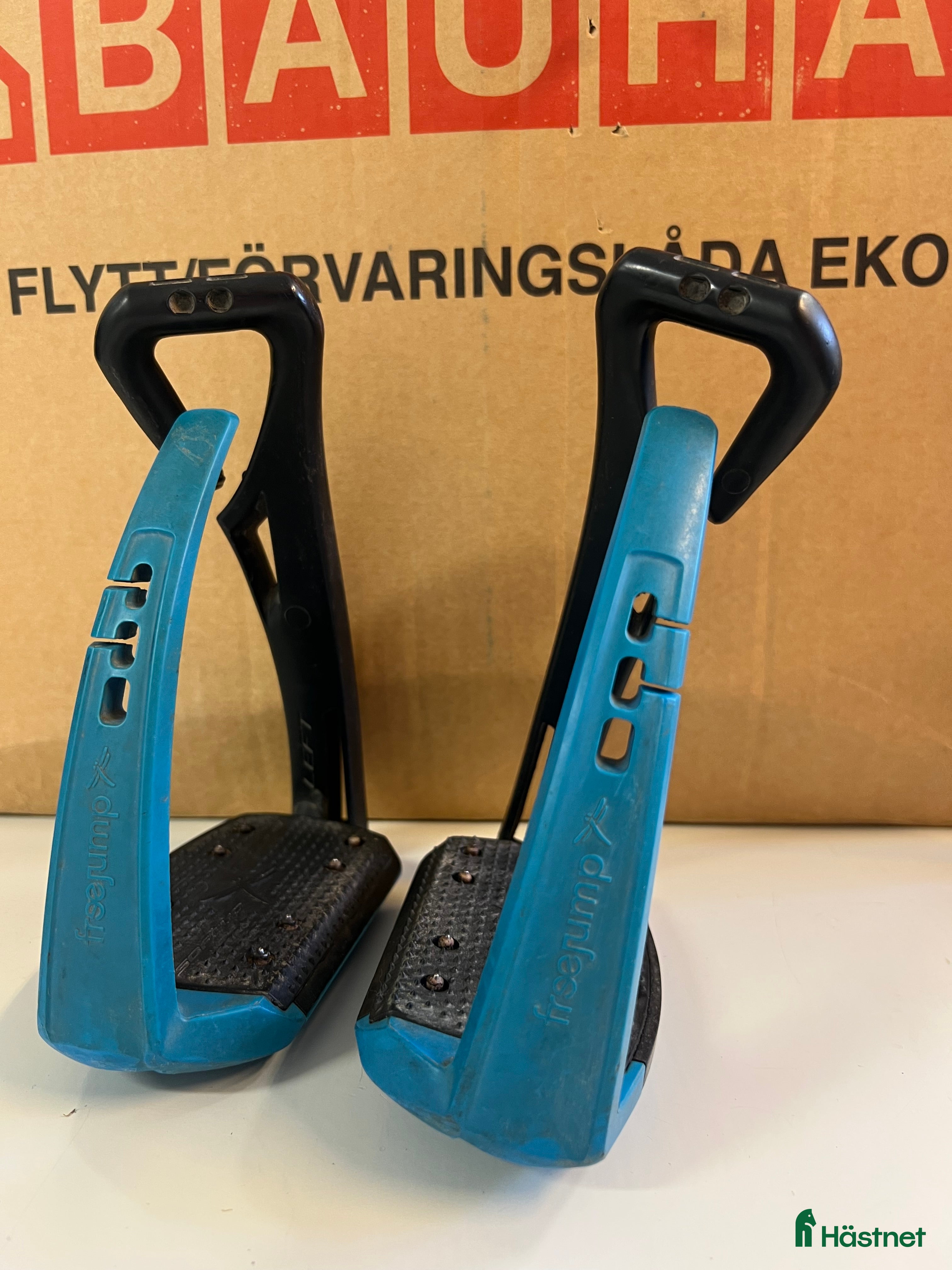 Stigbyglar hästutrustning Blå freejump i Upplands Väsby - Annons 12