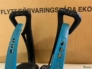 Stigbyglar hästutrustning Blå freejump i Upplands Väsby - Annons 12