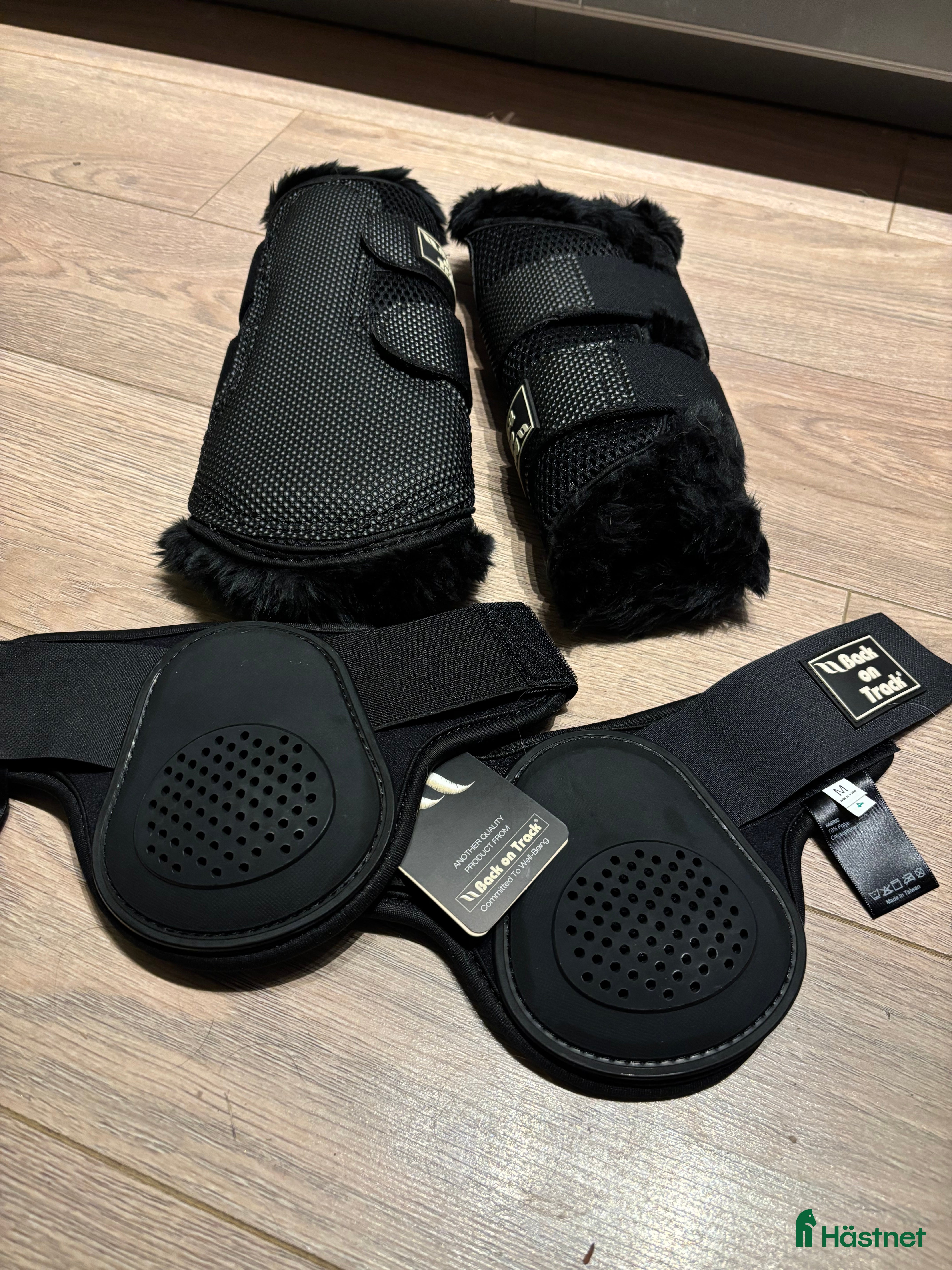 Benskydd hästutrustning till salu: Oanvända benskydd från Back on Track i Sollerön - Annons 4