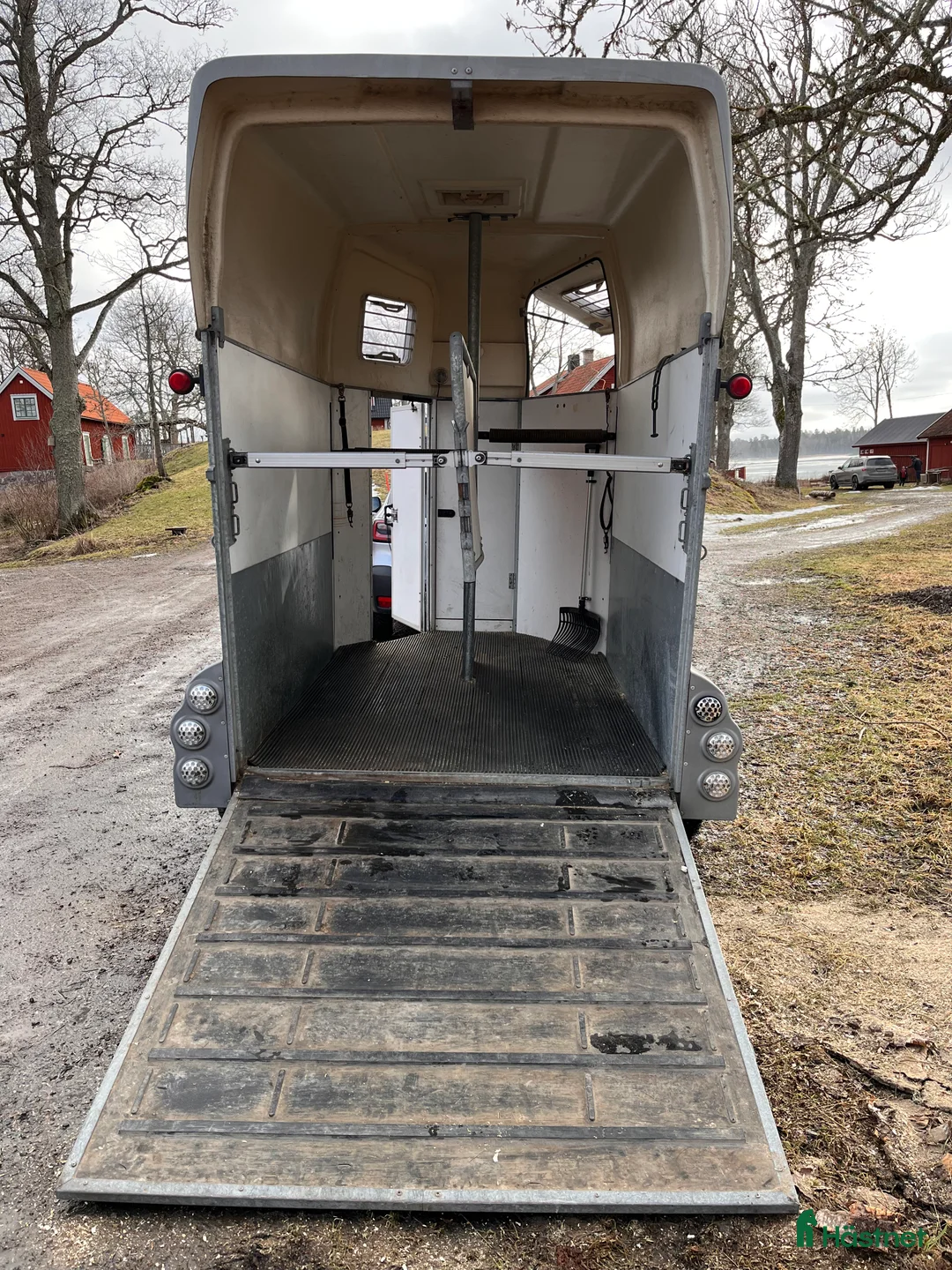 Hästtransporter  fordon & transport till salu: Thule Star Safir med sadelkammare i Tystberga - Annons 2