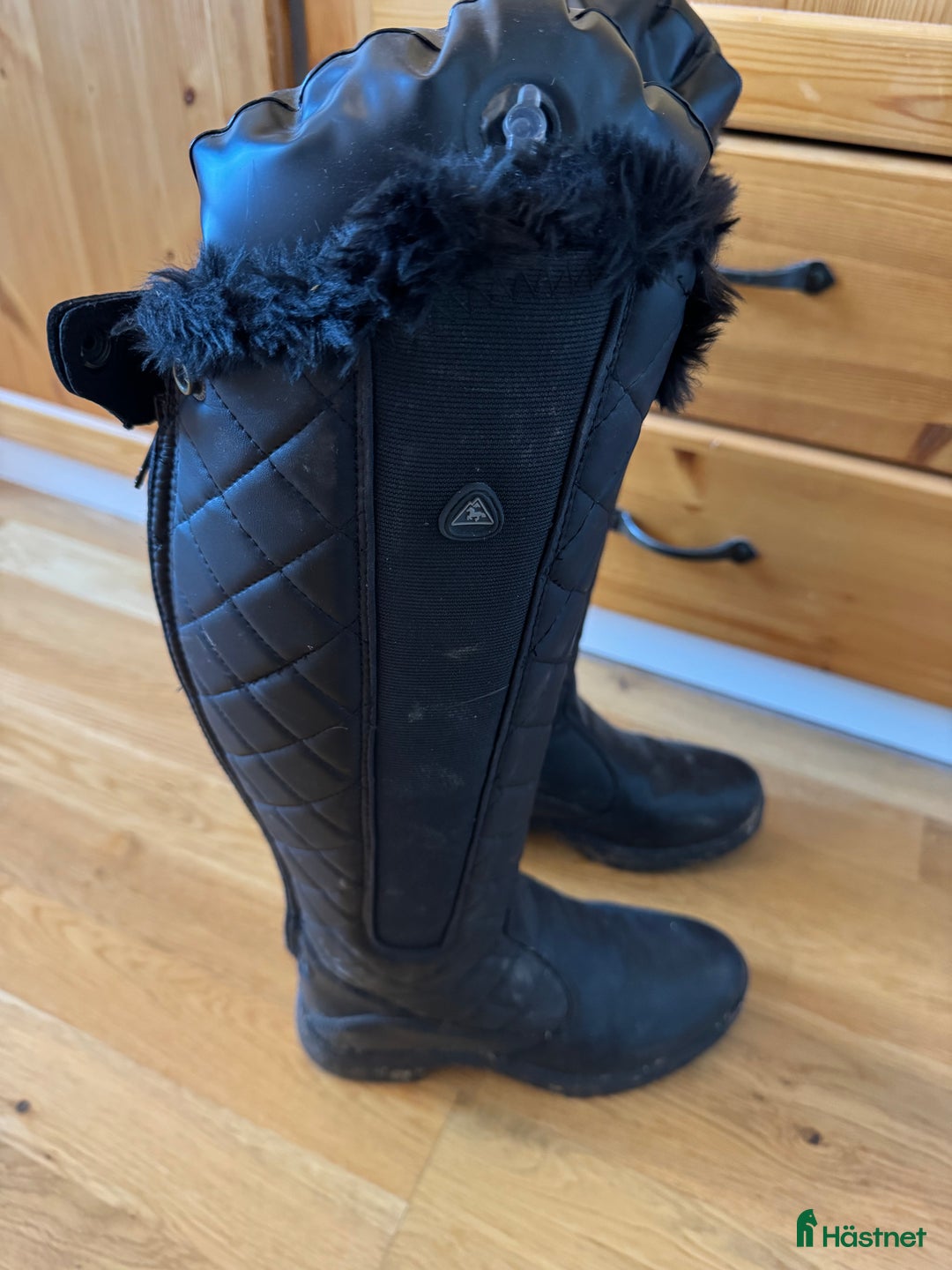 Ridstövlar ryttarutrustning till salu: Varma ridstövlar i Alnö - Annons 1