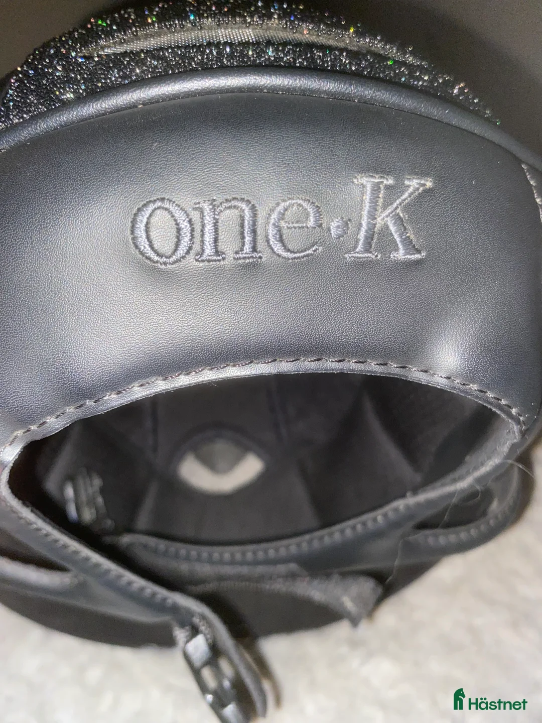 Hjälmar ryttarutrustning till salu: Fin OneK! i Lagan - Annons 5