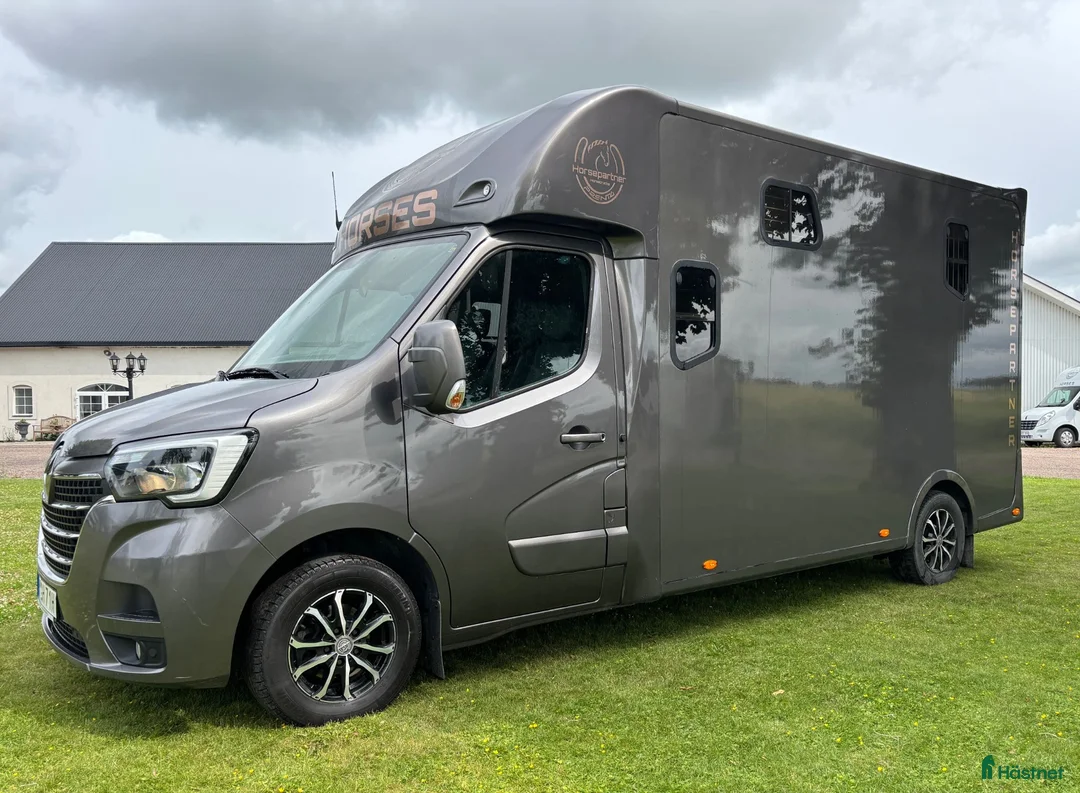 Hästlastbilar  fordon & transport till salu: Horsepartner Exclusive Hästlastbil - Annons 2