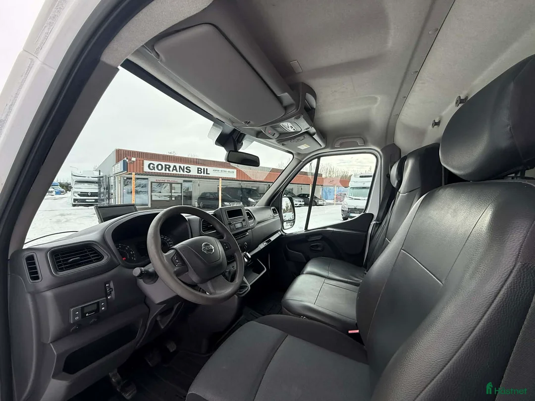 Hästlastbilar  fordon & transport till salu: Hästlastbil med 3 säten och stuteri-inredning!  i Köping - Annons 12