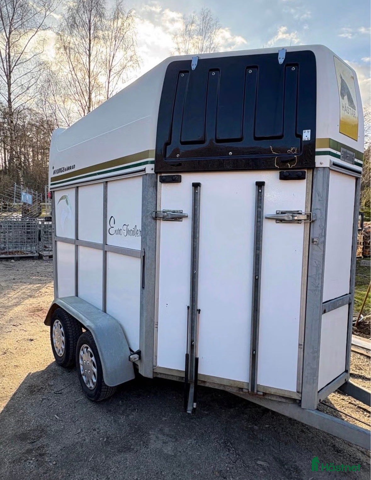 Hästtransporter  fordon & transport till salu: Transport,frontutlastning,nya väggar,frontläm - Annons 1