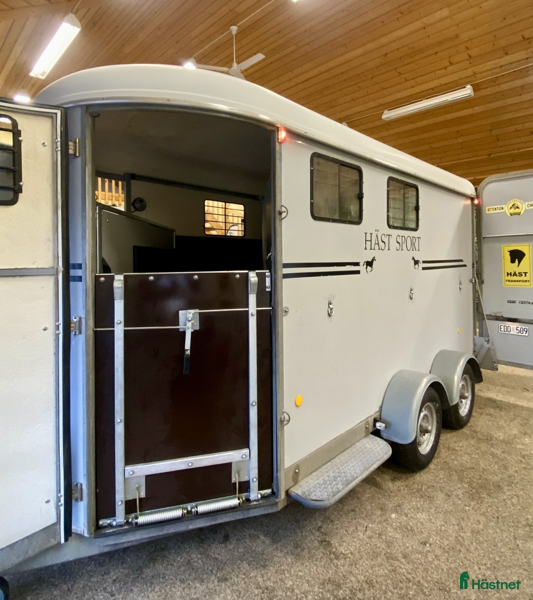 Hästtransporter  fordon & transport till salu: Diagonallastad 3-hästars Fautras i Kvicksund - Annons 13