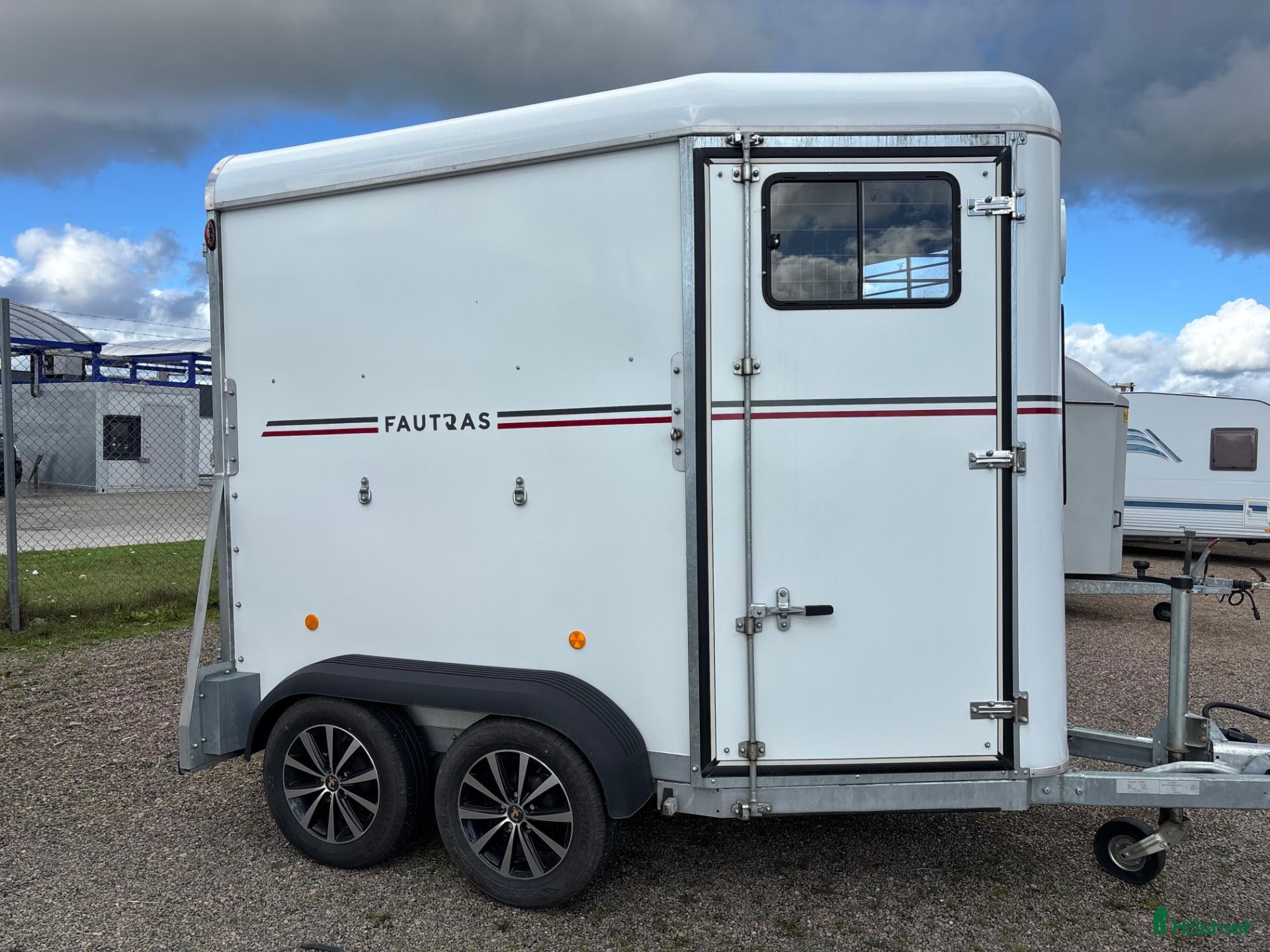 Hästtransporter  fordon & transport till salu: Superfin extrautrustad Fautras Provan Premium - Annons 2