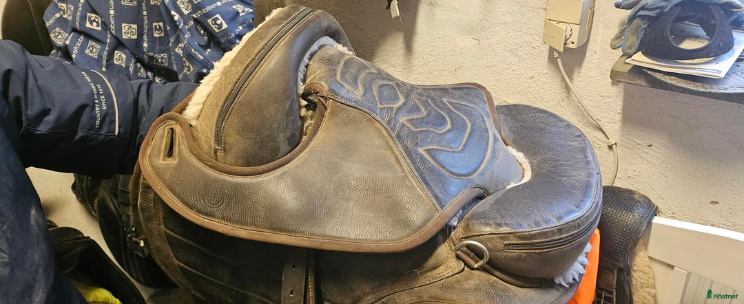 Sadlar hästutrustning till salu: Bomläs Tursadel/Western i Läder i Skurup - Annons 6