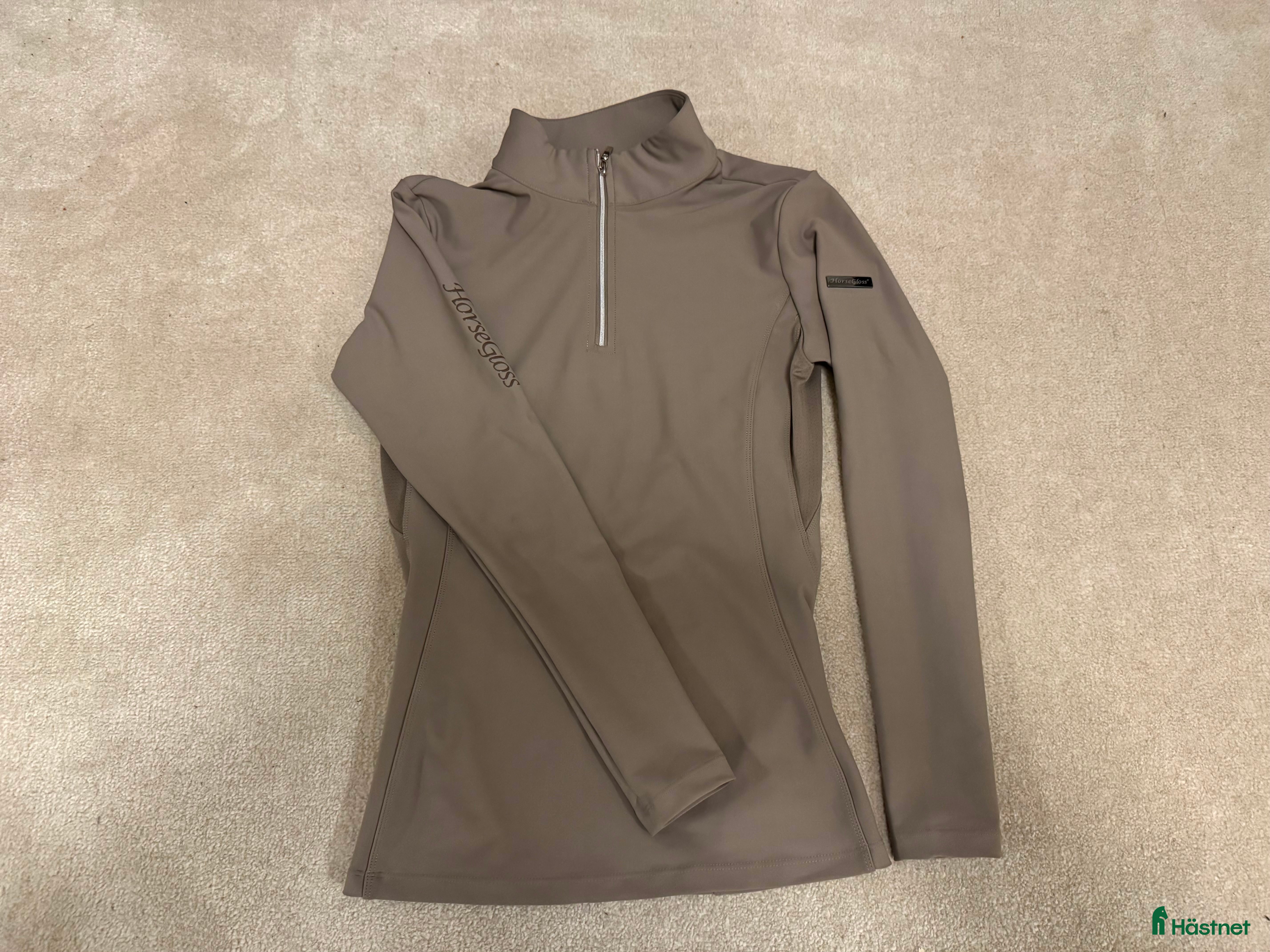 Övrigt Ridkläder ryttarutrustning till salu: Beige träningströja  i Hofors - Annons 7