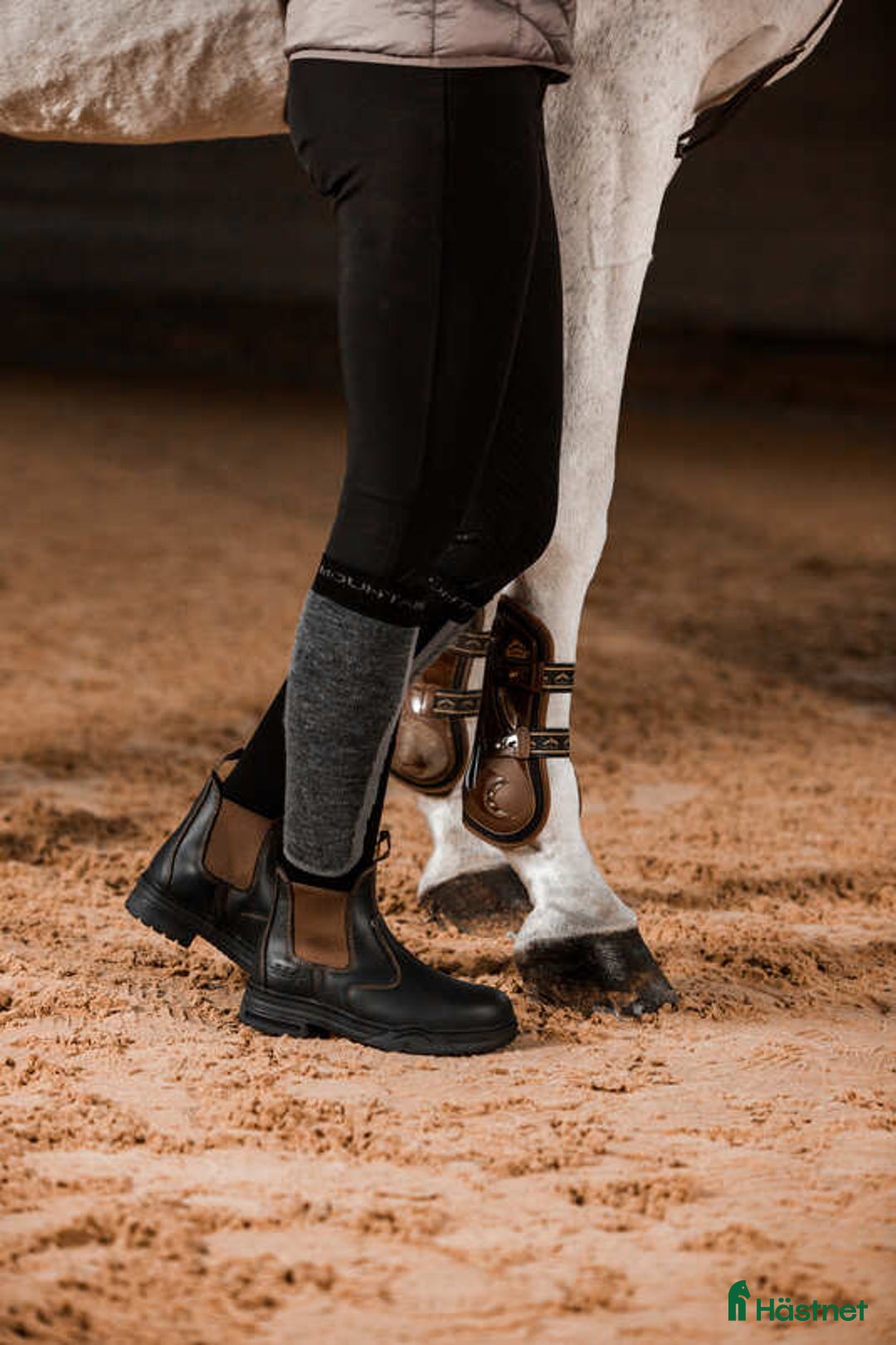 Ridstövlar ryttarutrustning till salu: Fina junior jodphur från mountain horse  i Örnsköldsvik - Annons 2