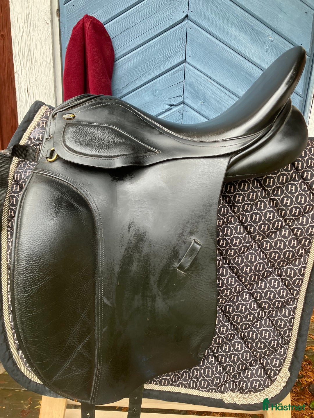 Sadlar hästutrustning till salu: Dressyrsadel Globus click i Hammarö - Annons 1