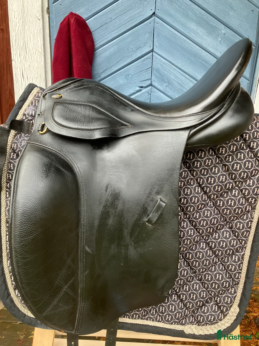 Sadlar hästutrustning till salu: Dressyrsadel Globus click i Hammarö - Annons 1