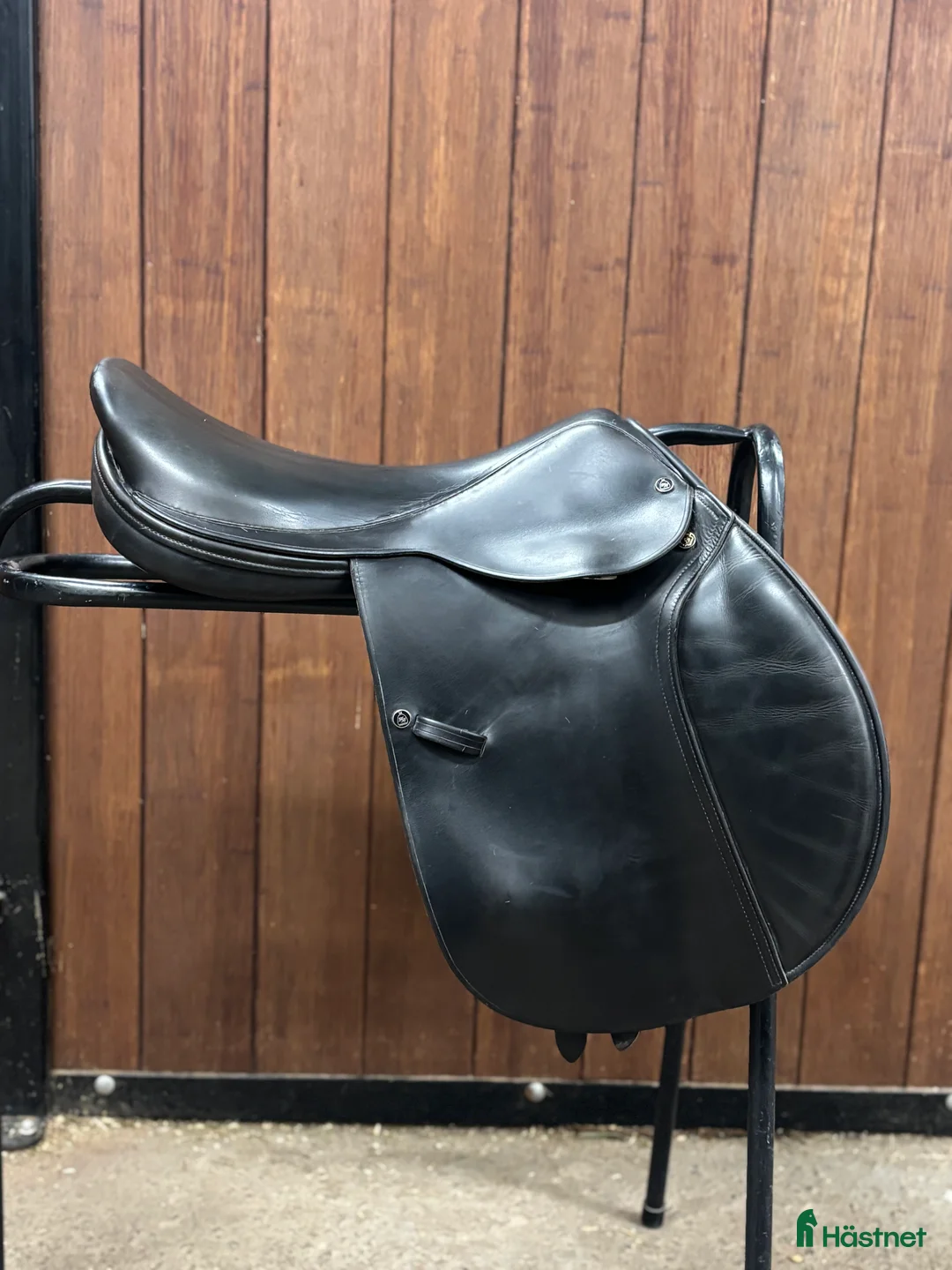 Sadlar hästutrustning till salu: Frank Baines  i Leksand - Annons 1
