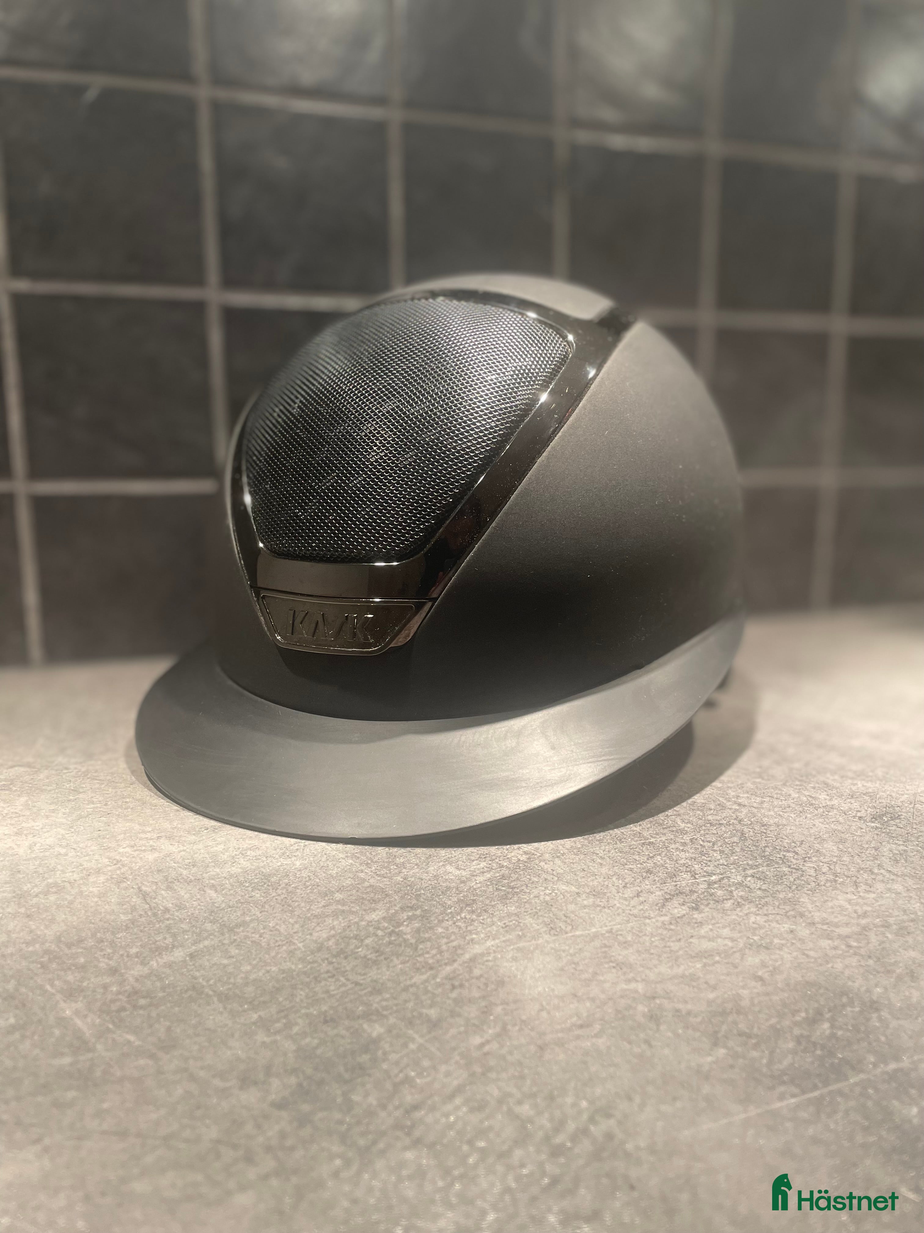 Hjälmar ryttarutrustning till salu: Kask hjälm - stl L i Berghem - Annons 19