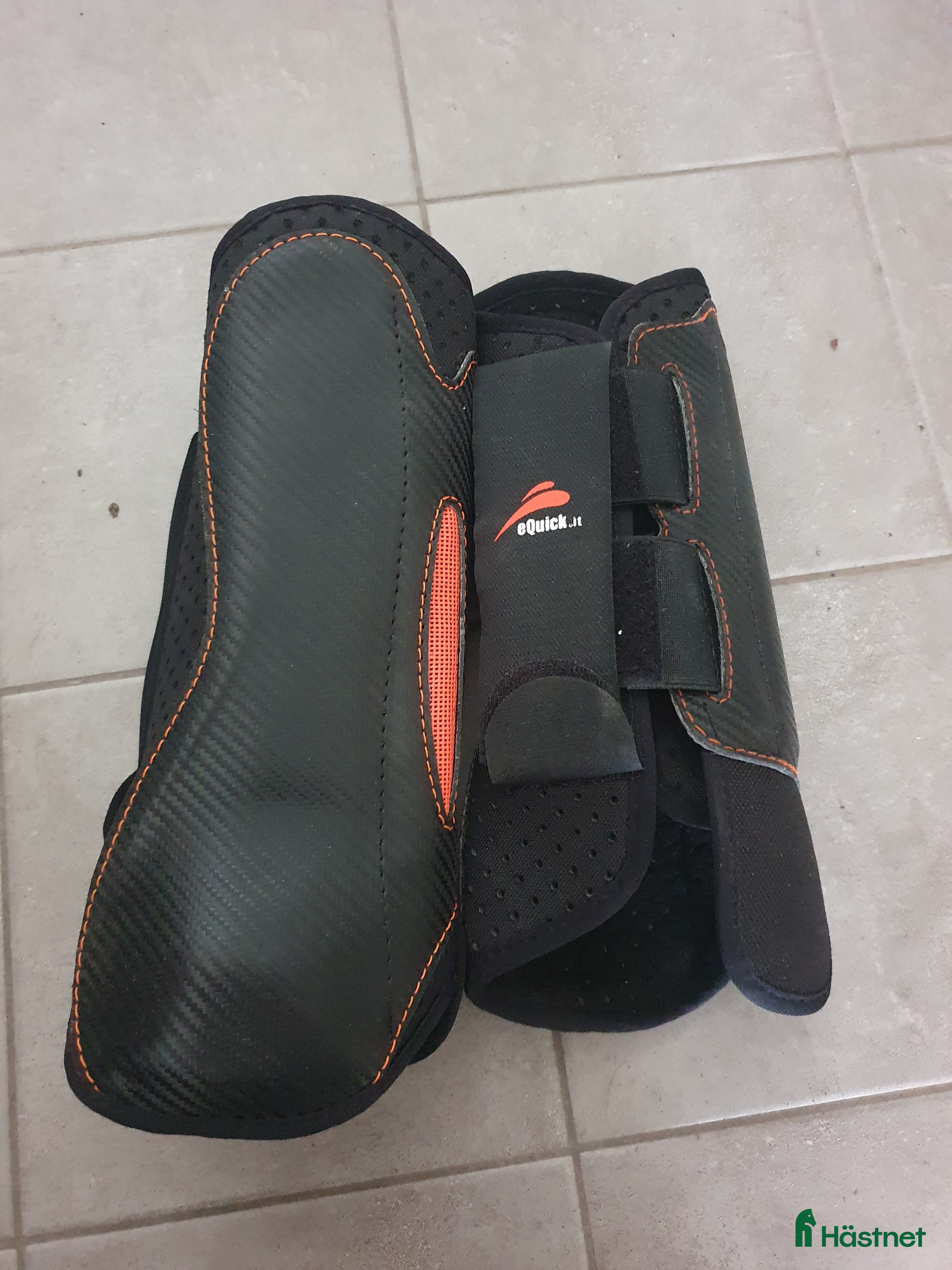 Benskydd hästutrustning Oanvända bakskydd terräng i Västerås - Annons 1