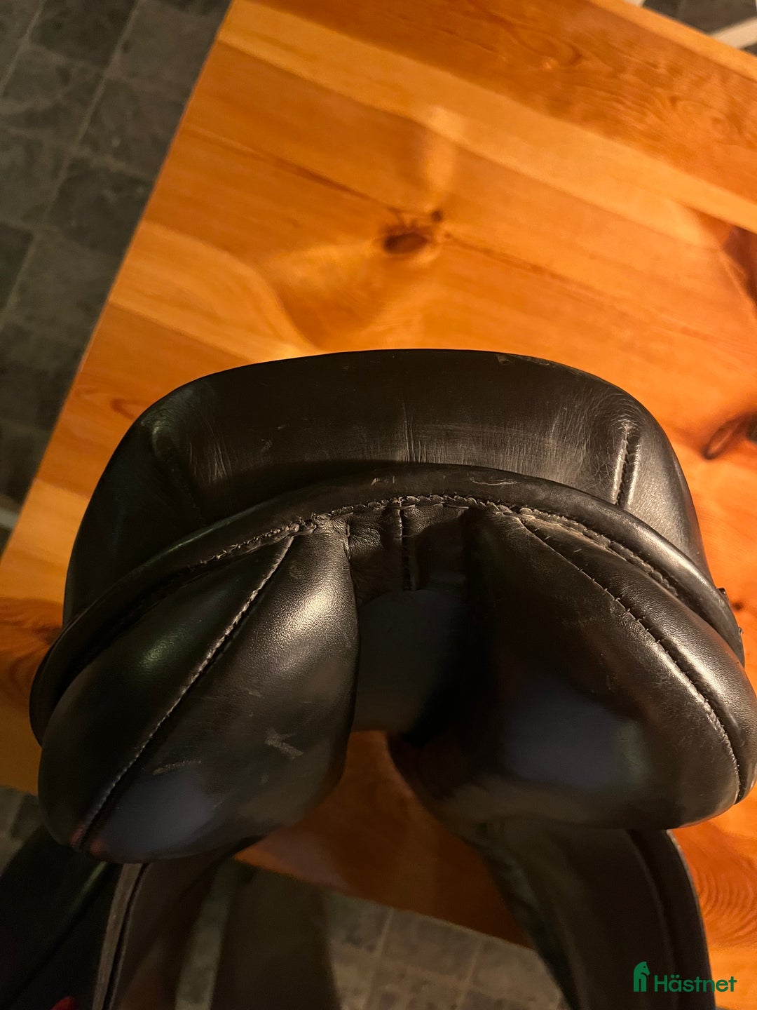 Sadlar hästutrustning till salu: HdR hoppsadel 17” i Öregrund - Annons 5