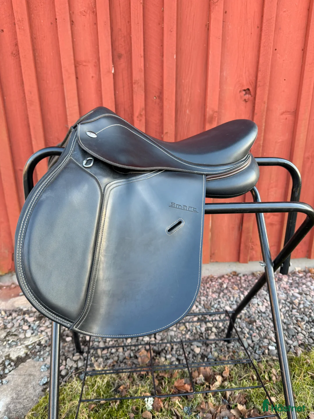 Sadlar hästutrustning till salu: Fin 15’ Lippo Smart Allround. Perfekt barnsadel. - Annons 1