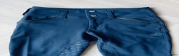 Ridbyxor ryttarutrustning till salu: Maya Delorez Sport ridbyxor i nyskick i Stockholm - Annons 4