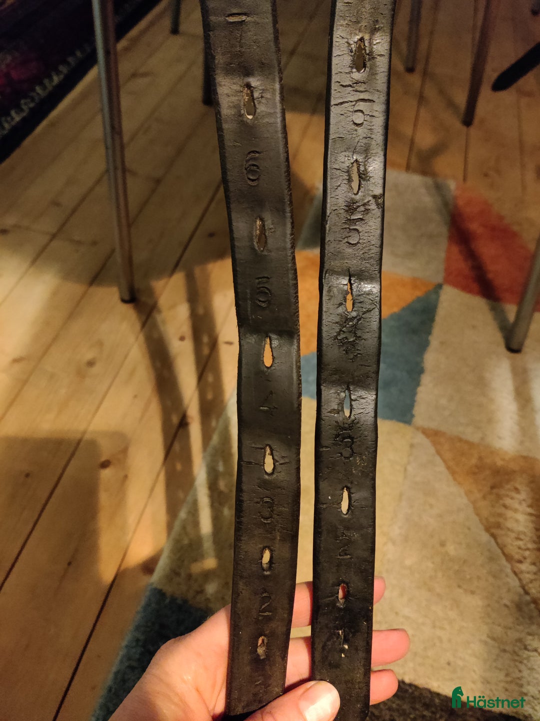 Sadlar hästutrustning till salu: Äldre sadel säljes billigt i Klockrike - Annons 6